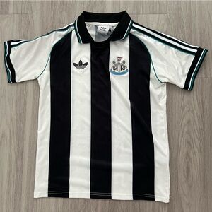 adidas newcastle united Black and White Striped Short Sleeve top small
